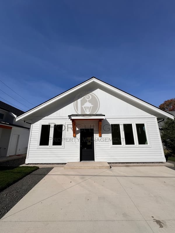 Lynden House: 207 East Front Street