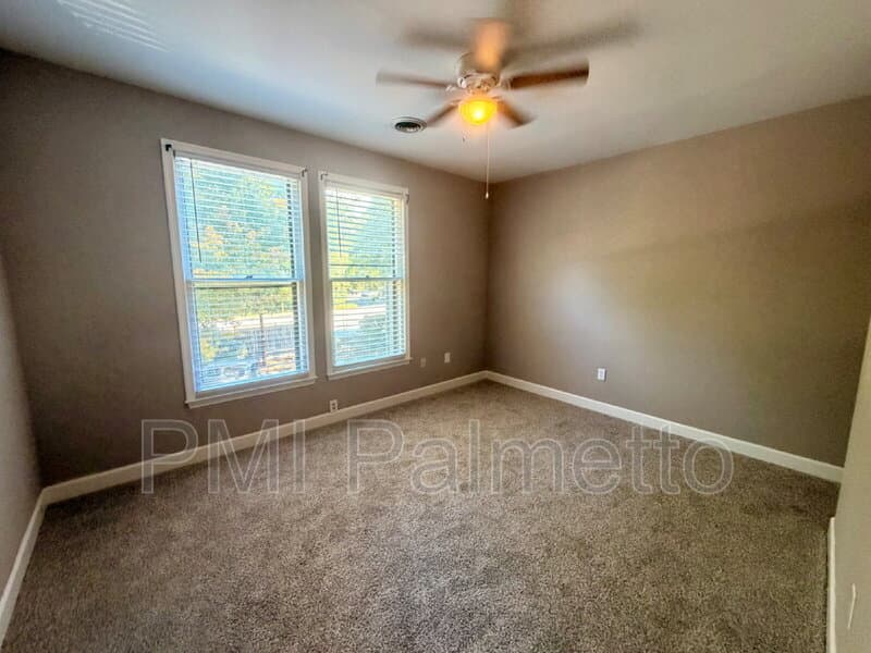 Columbia House: 3923 West Buchanan Drive