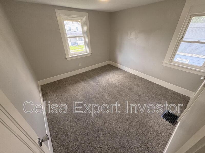 Fort Wayne House: 3531 Smith Street