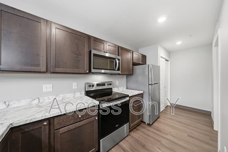 Lincoln Condo: 2320 Y ST