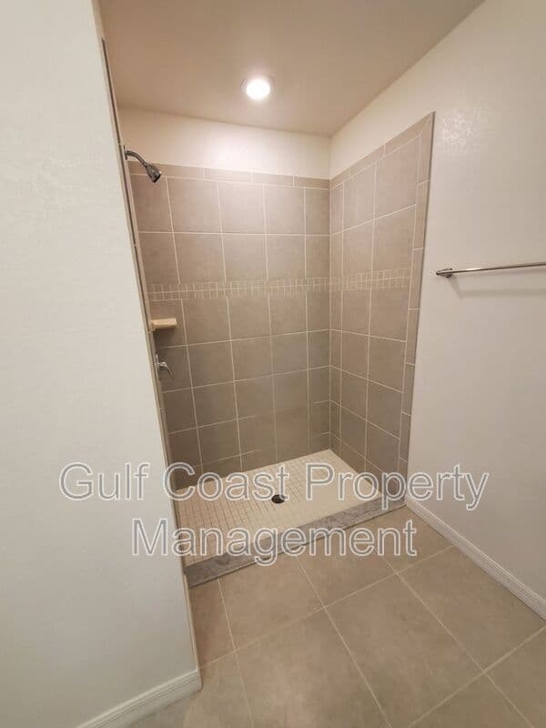 Port Charlotte House: 58 Kenly St