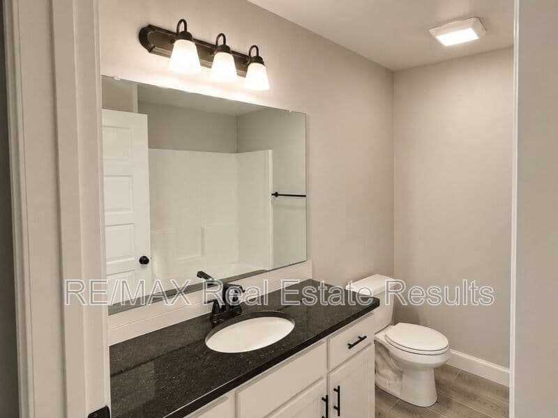 Bentonville House: 511 Melrose Pl