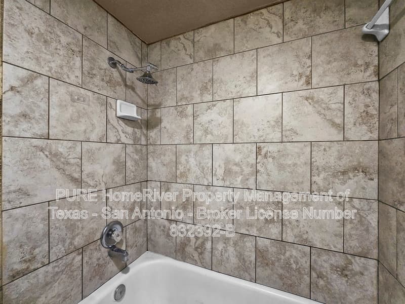 San Antonio Townhome: 217 W Silver Sands