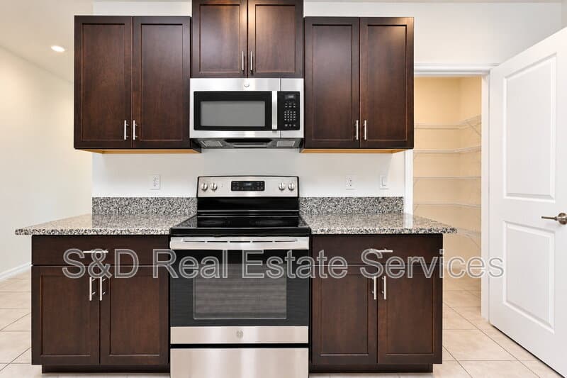 Bartow House: 2767 Red Egret Dr.
