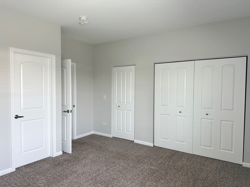 East Dundee Condo: 855 E Main St