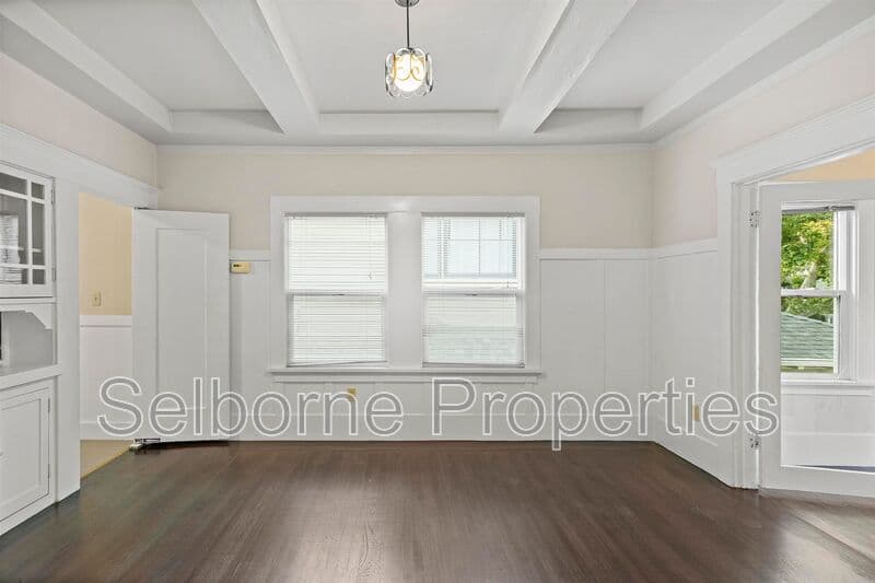 Piedmont Condo: 223 Linda Ave.