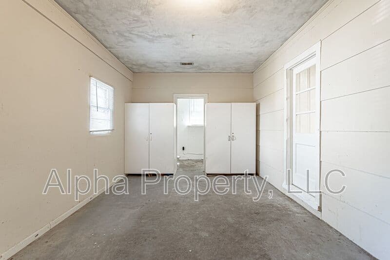 Greenville House: 123 LeGrand Blvd