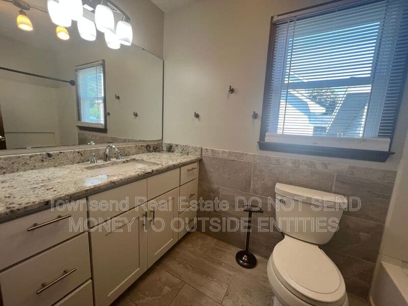 Fayetteville House: 6149 Lakeway Dr.