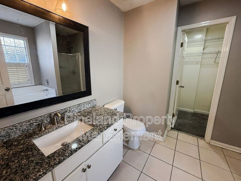Fayetteville House: 341 Bubble Creek