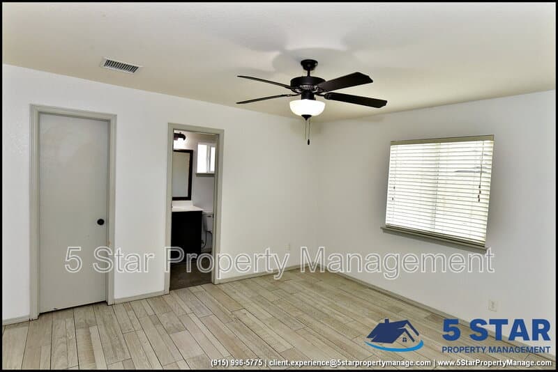 El Paso House: 872 Colbert Shapleigh Place !!