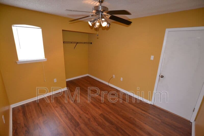 Baton Rouge House: 2136 S Flannery Rd.
