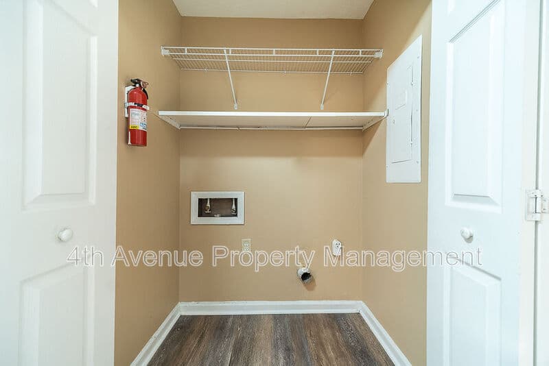 Oakwood Condo: 4437 Township Drive