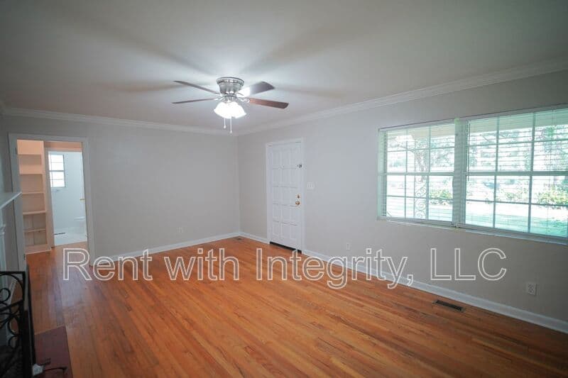 Tallahassee House: 1562 Mitchell Avenue