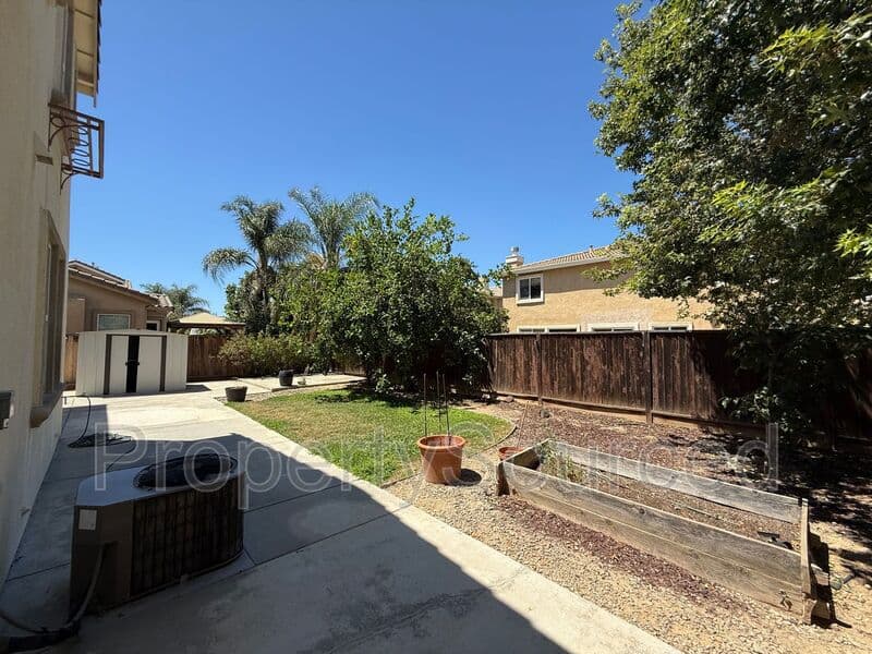 Tracy House: 2099 Frank Blondin Lane