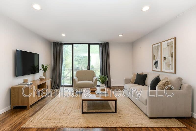 Reston House: 11475 Washington Plz W