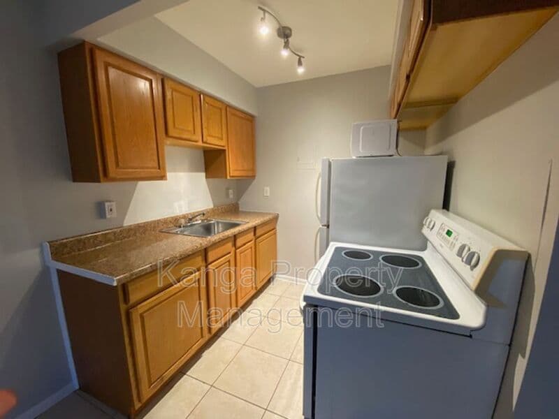 Lake Worth House: 918 11Th Ave N