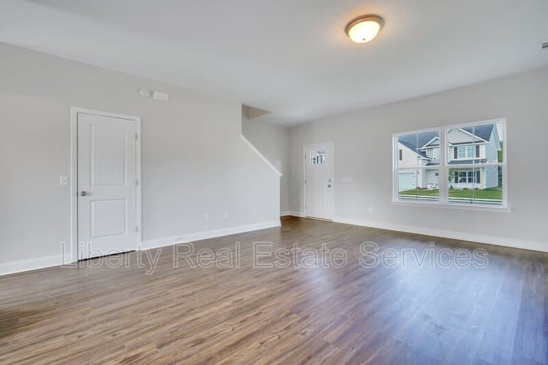 Hinesville House: 88 Fridley Ln