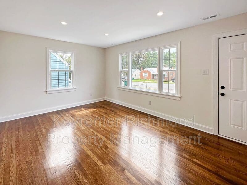 Henrico House: 7409 Landsworth Avenue