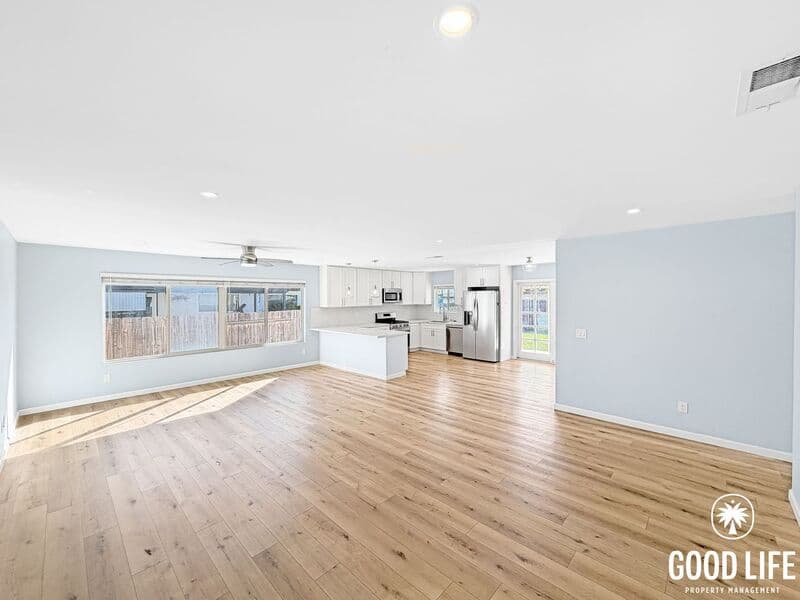 Santee House: 8617 Carlton Oaks Dr
