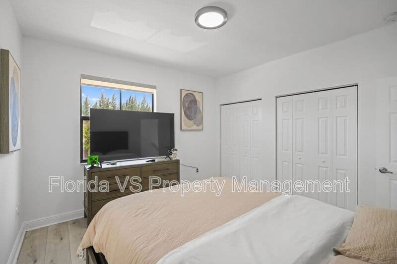 Doral House: 10016 NW 89 TER