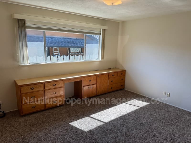 Santa Cruz House: 323 Spring Street