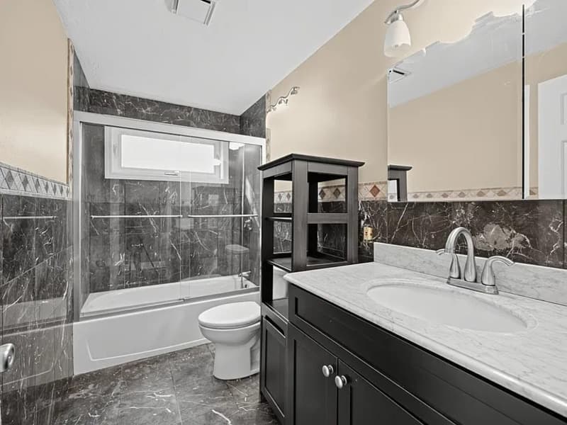 Taunton Condo: 144 Hart St