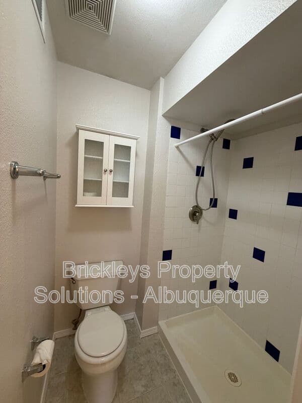 Albuquerque House: 5812 Brahma Dr NW