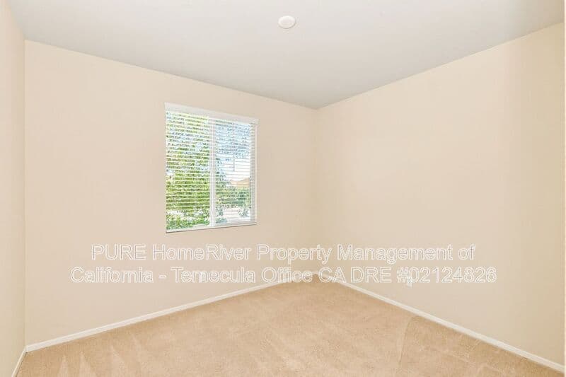 Menifee House: 30774 Sail Ln