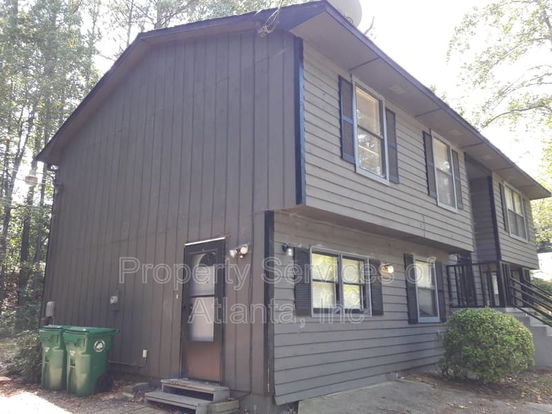 Decatur House: 4341 Old Lake Dr