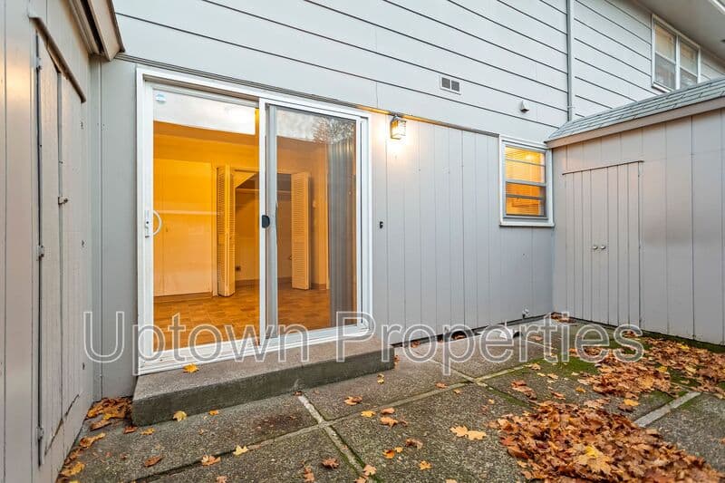 Vancouver House: 6515 Kansas St.