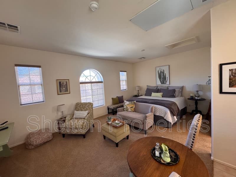 Buckeye House: 4301 N Golf Dr