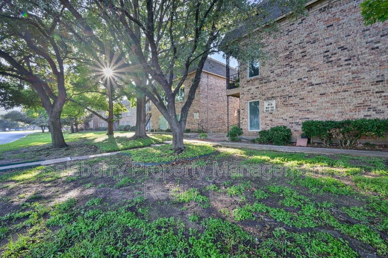 Fort Worth Condo: 4415 Bellaire Drive South