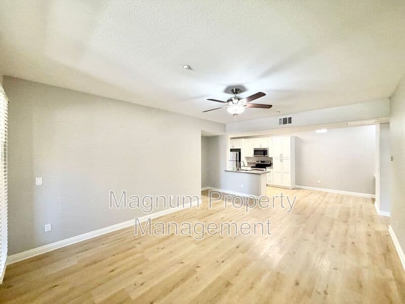 Murrieta House: 41410 Juniper St
