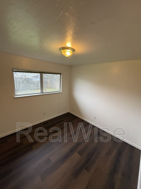 Sutherlin House: 231 Hawthorne St