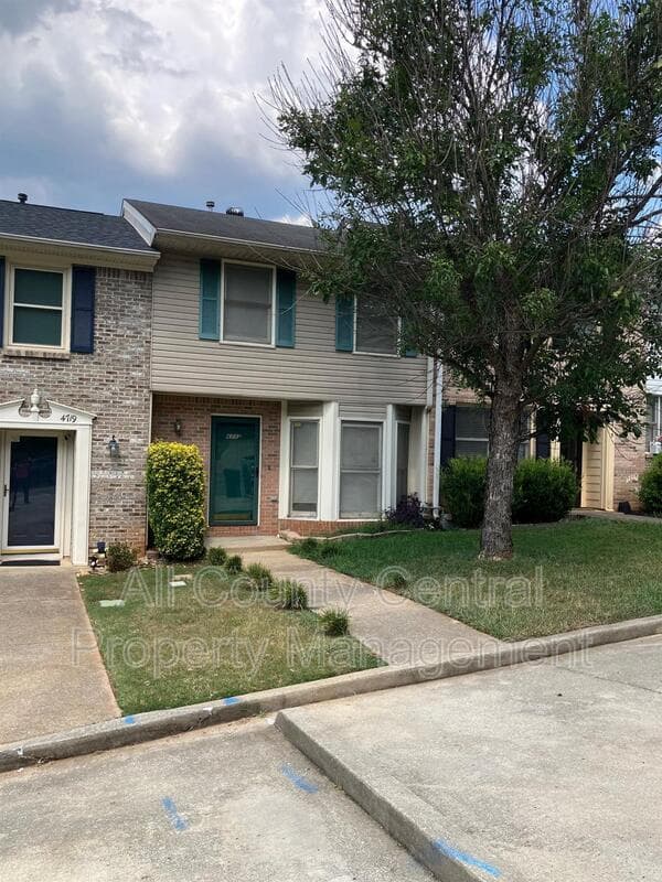 Birmingham House: 4717 Cheshire Circle