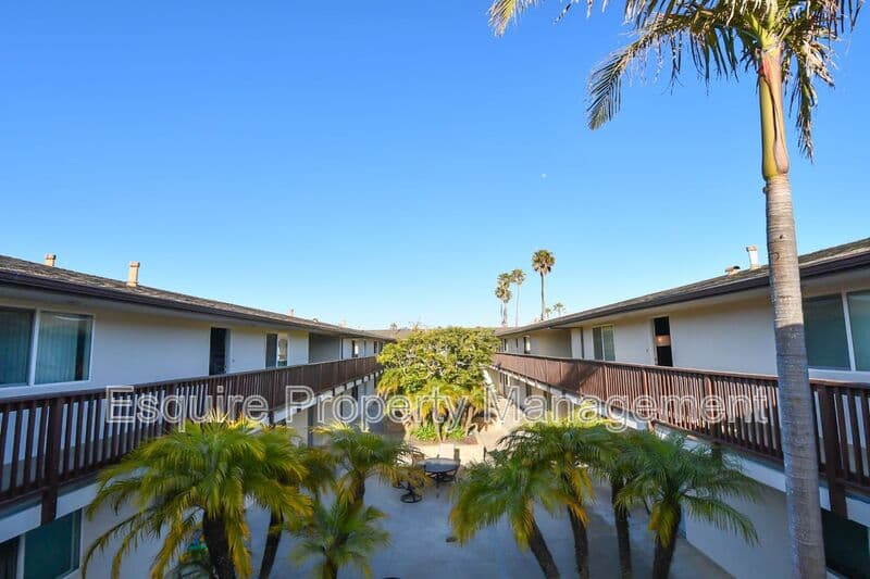 OXNARD House: 5009 NAUTILUS ST- 10