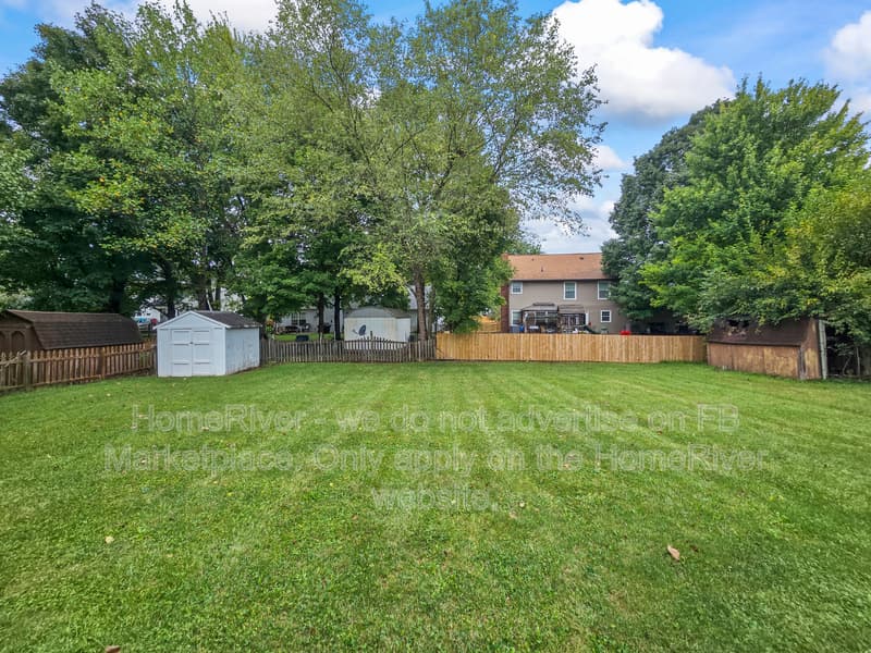 Indianapolis House: 11120 Bayridge Cir W
