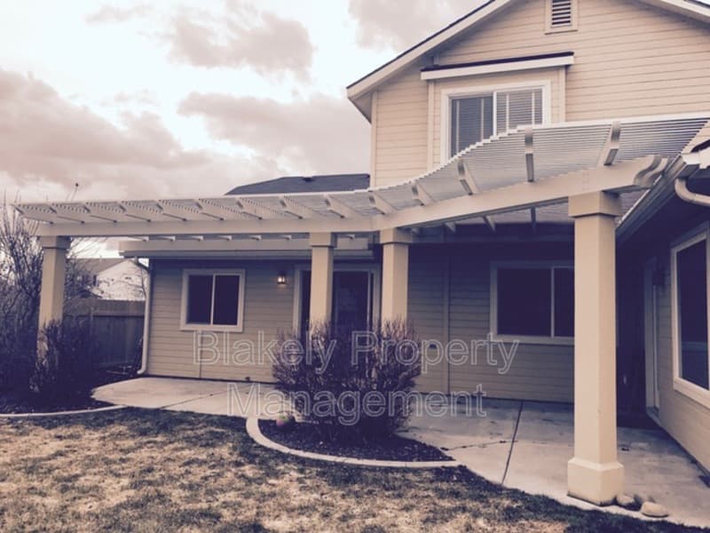 Nampa House: 72 N. Pleasant Hill Dr.