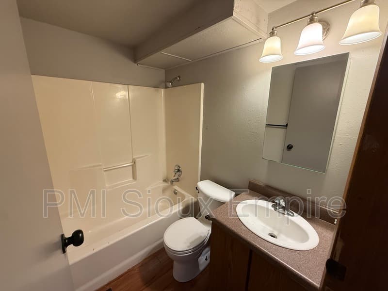 Sioux Falls Townhome: 211 N Fairfax Ave