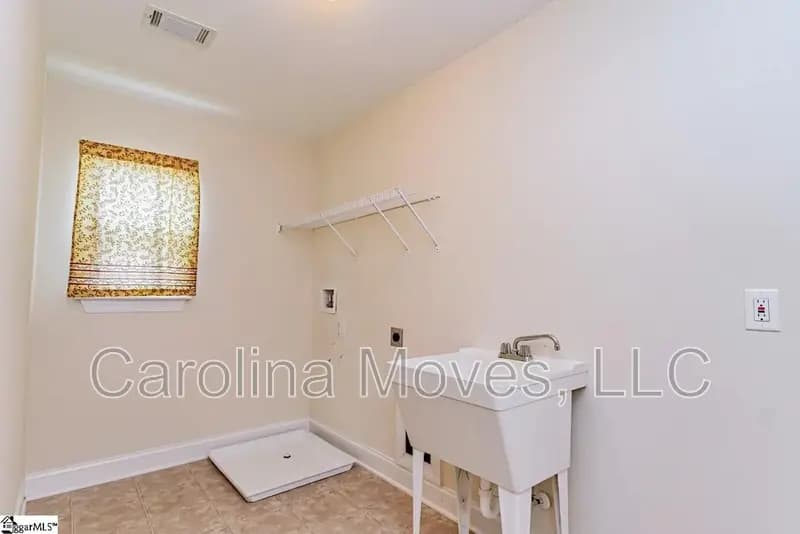 Simpsonville House: 4 Cedar Hill Court