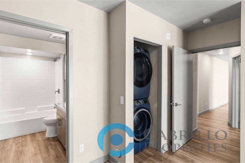 San Diego Condo: 3093 Broadway