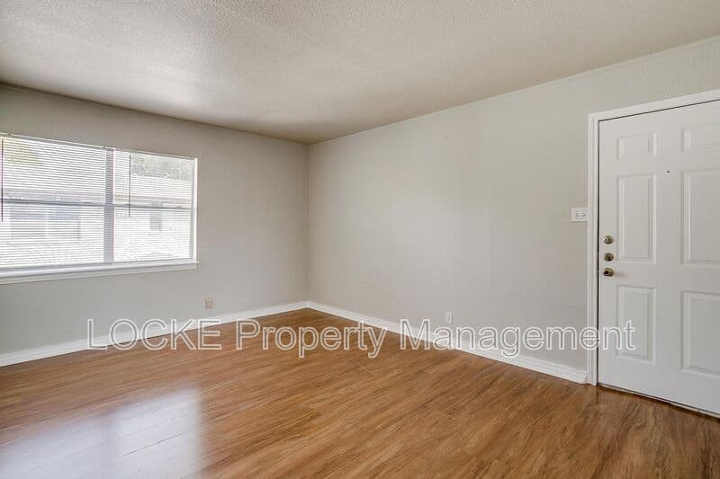 Fort Worth House: 3421 South University Drive