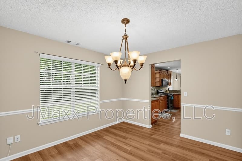 Lithonia House: 1560 Rogers Crossing Dr