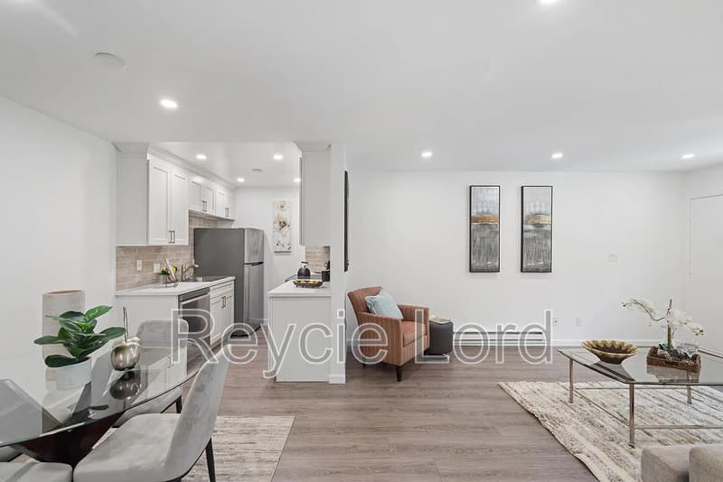 San Bruno Condo: 410 Boardwalk Ave