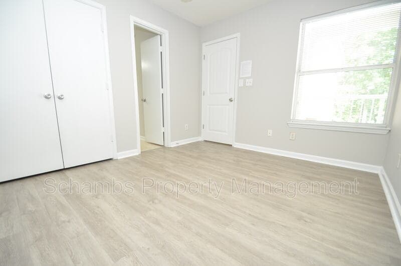 Raleigh House: 1500 Graduate Ln
