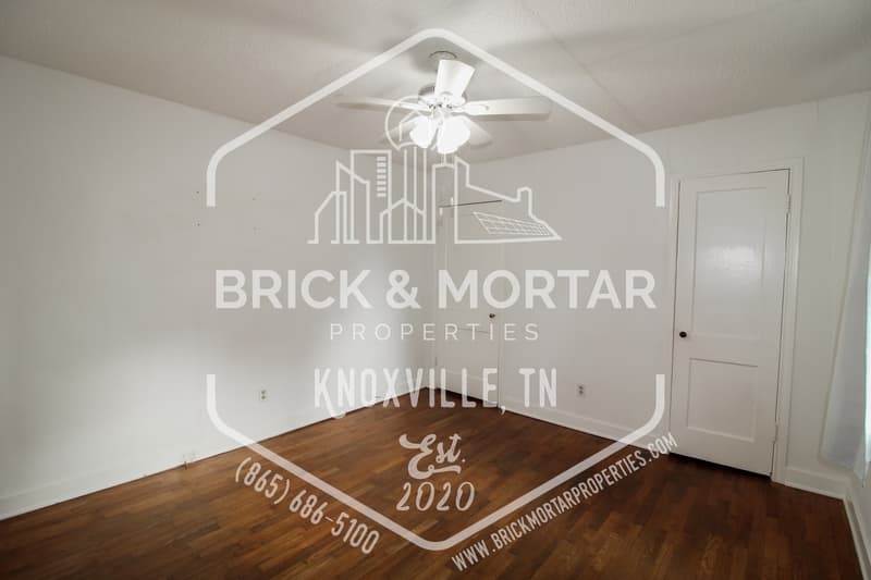 Knoxville House: 604 East Moody Avenue