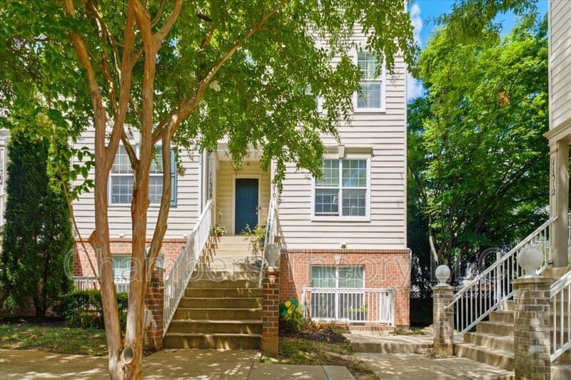 Silver Spring Condo: 11308 King George Dr