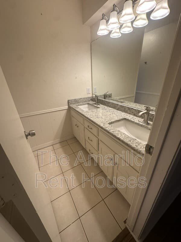 Amarillo House: 7040 Fulham Dr