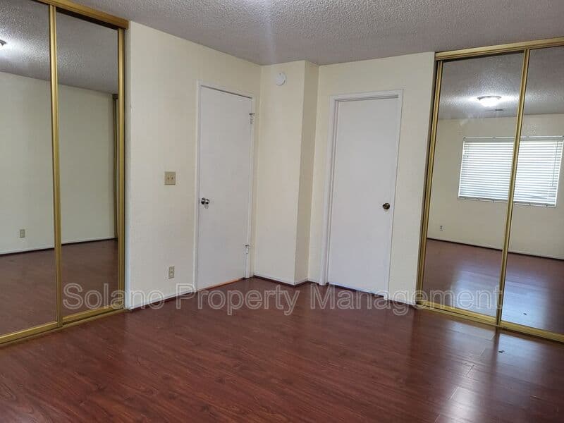 Vallejo House: 125 Serpentine Drive