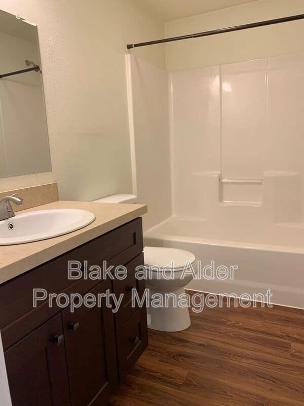 Portland House: 8211 N Montana Ave